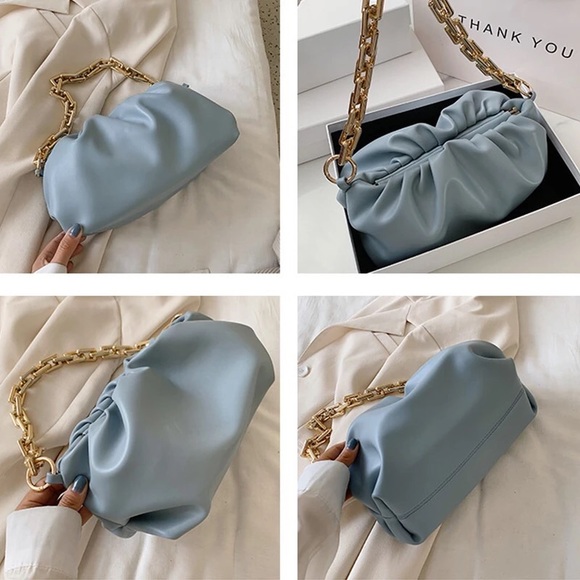 Design Wrinkled Cloud bag with thick Gold chain - Picture 4 of 8